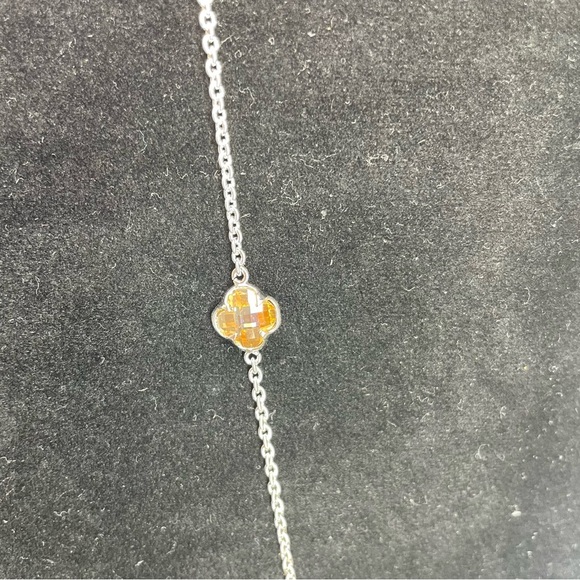 Elegant Long Silver Tone Necklace with Multicolor Clover-shaped Gemstones - Picture 5 of 8